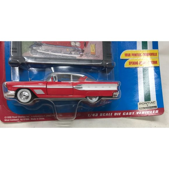 Road Champs Classic Collection 1:43 Die Cast 1958 Pontiac Bonneville - Picture 3 of 5